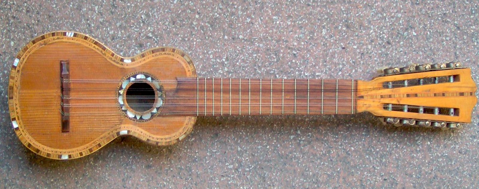Leia mais sobre o artigo Charango