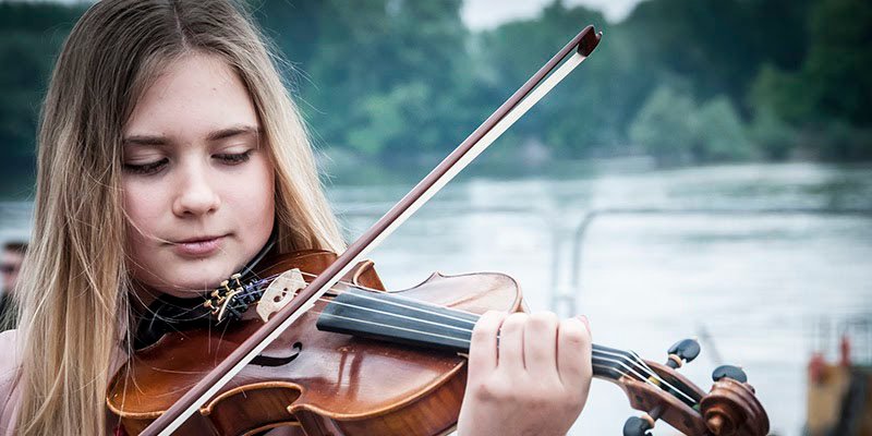 Leia mais sobre o artigo 3 dicas para iniciantes para como tocar violino.